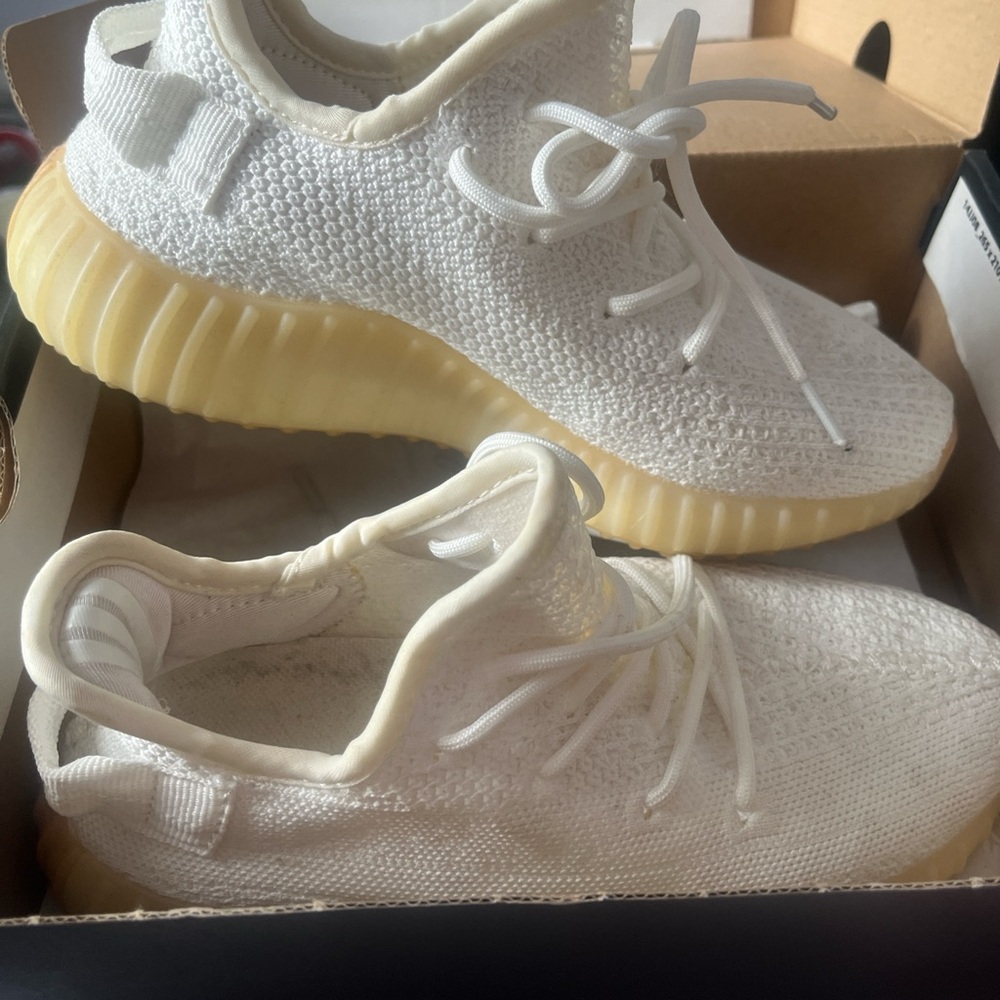 Adidas Cream Yeezy Boost 350 V2 - size 4